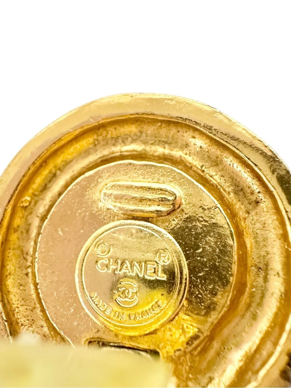 CHANEL Round Faux Pearl Gold Plated Coco Mark CC Logo Vintage Clip On Earrings